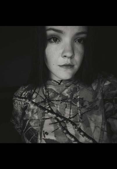 Meet your Posher, Taylor - Picture 1 of 1